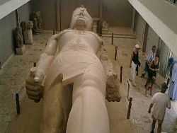 Statue von König Ramses Statue von König Ramses