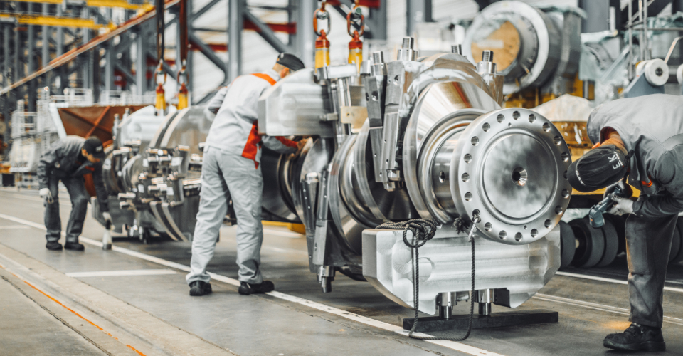 At Caterpillar in Rostock-Warnemünde the LNG engines are being built for AIDAnova At Caterpillar in Rostock-Warnemünde the LNG engines are being built for AIDAnova