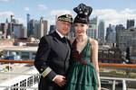AIDA Cruises Fashion Show in New York Jessica Minh Anh und Kapitaen Mey
