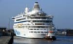 AIDAvita verlässt das Dock