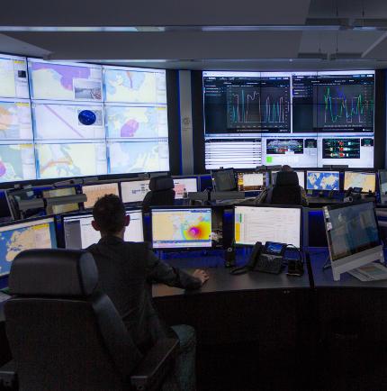 Safety around the clock: the Fleet Operations Center (FOC) at our Hamburg facility supervises and advises the nautical officers and captains in our fleet 24 hours a day, seven days a week.